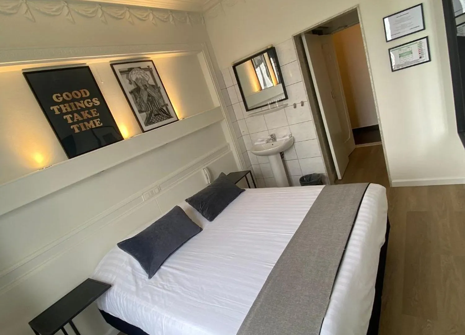 Beaux Arts Hotel Antwerp 2*,  Belgium