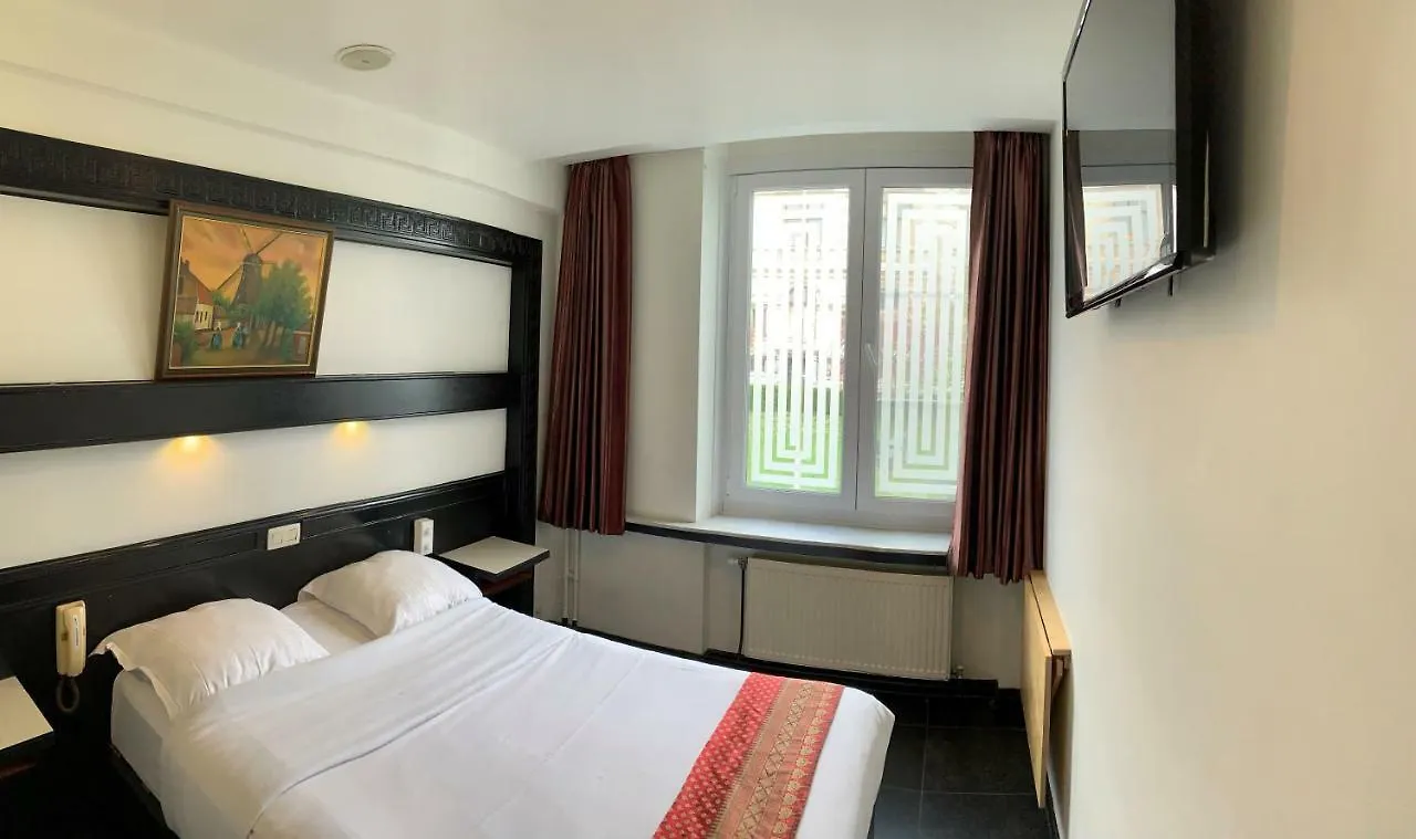 Beaux Arts Hotel Antwerp 2*,